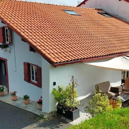 Au Coeur Du Pays Basque Entre Et Montagne Holiday home *
